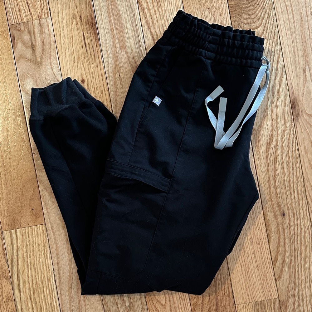 Figs Black Drawstring Jogger Scrub Pants with Silver Ties
